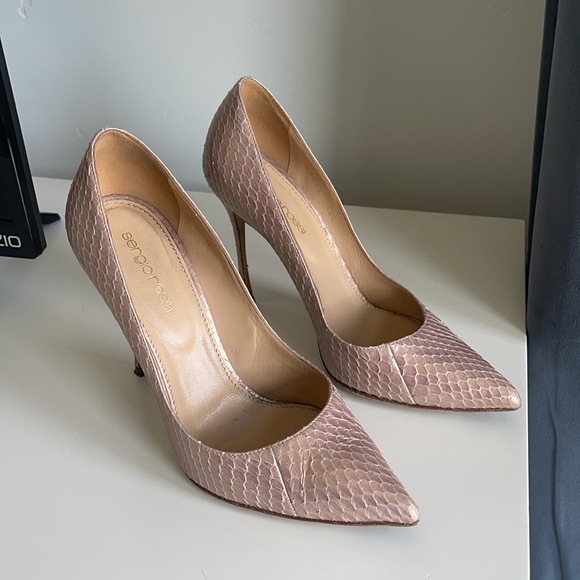 Sergio Rossi Pink Textured Heels - Picture 8 of 11